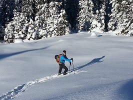 Ski Tour im Tiefschnee